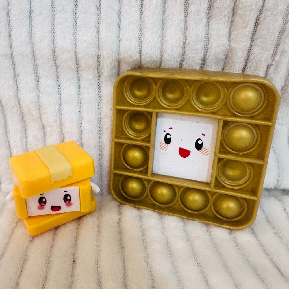 Lankybox fidget and popper